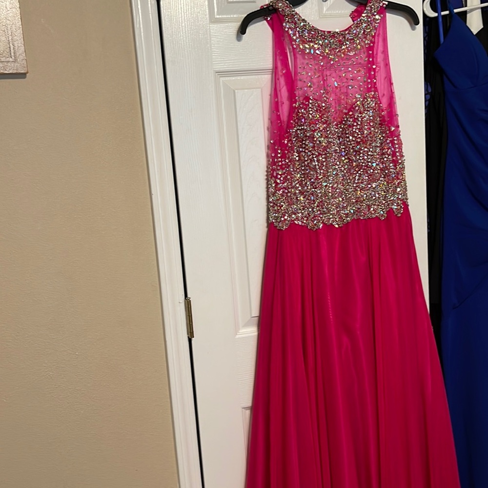 NWT Beautiful Fushia Formal Dress. Make an Offer